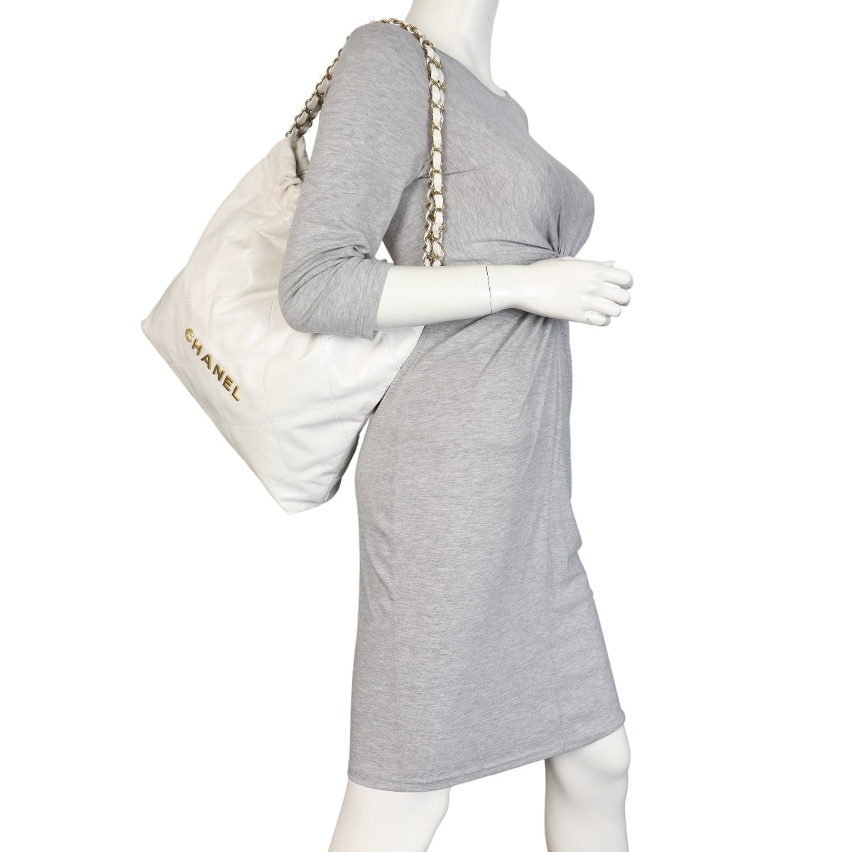 Chanel 22 Hobo Medium