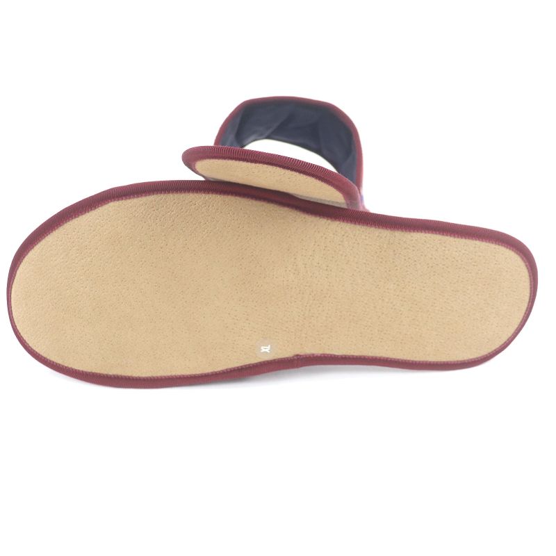 Gucci 100% Silk Geometric G Eye Mask Neck Pillow Slippers Travel Set Red