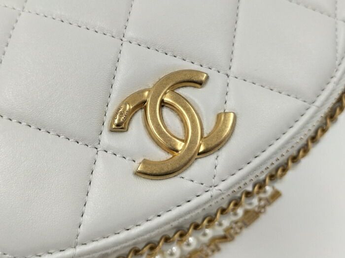 Chanel Chanel Body Bag Quilted Lambskin As4991 White