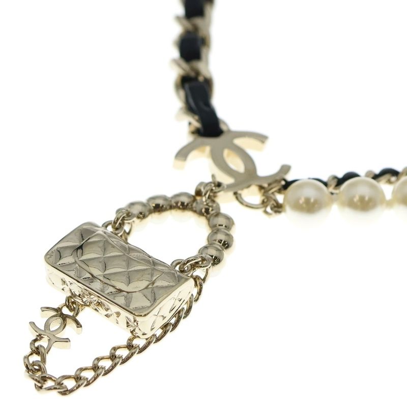 Chanel Chanel Quilted Bag Motif Faux Pearl Necklace White Black B21