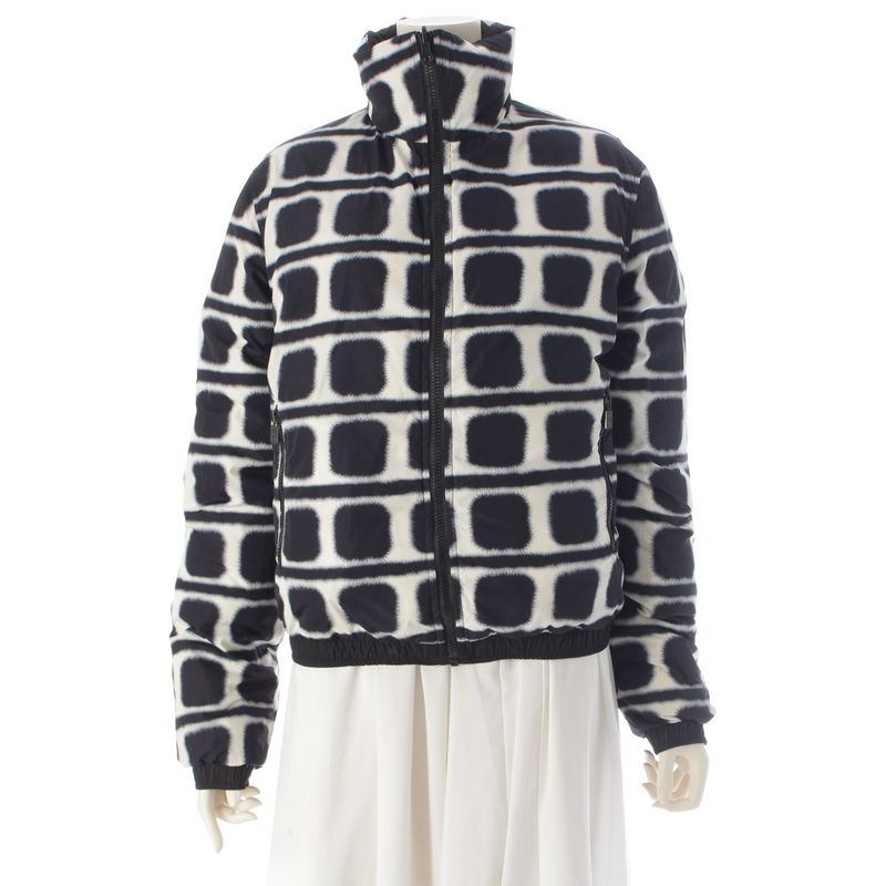 Chanel 07 A Reversible Down Jacket Storage Bag Down Jacket Black White