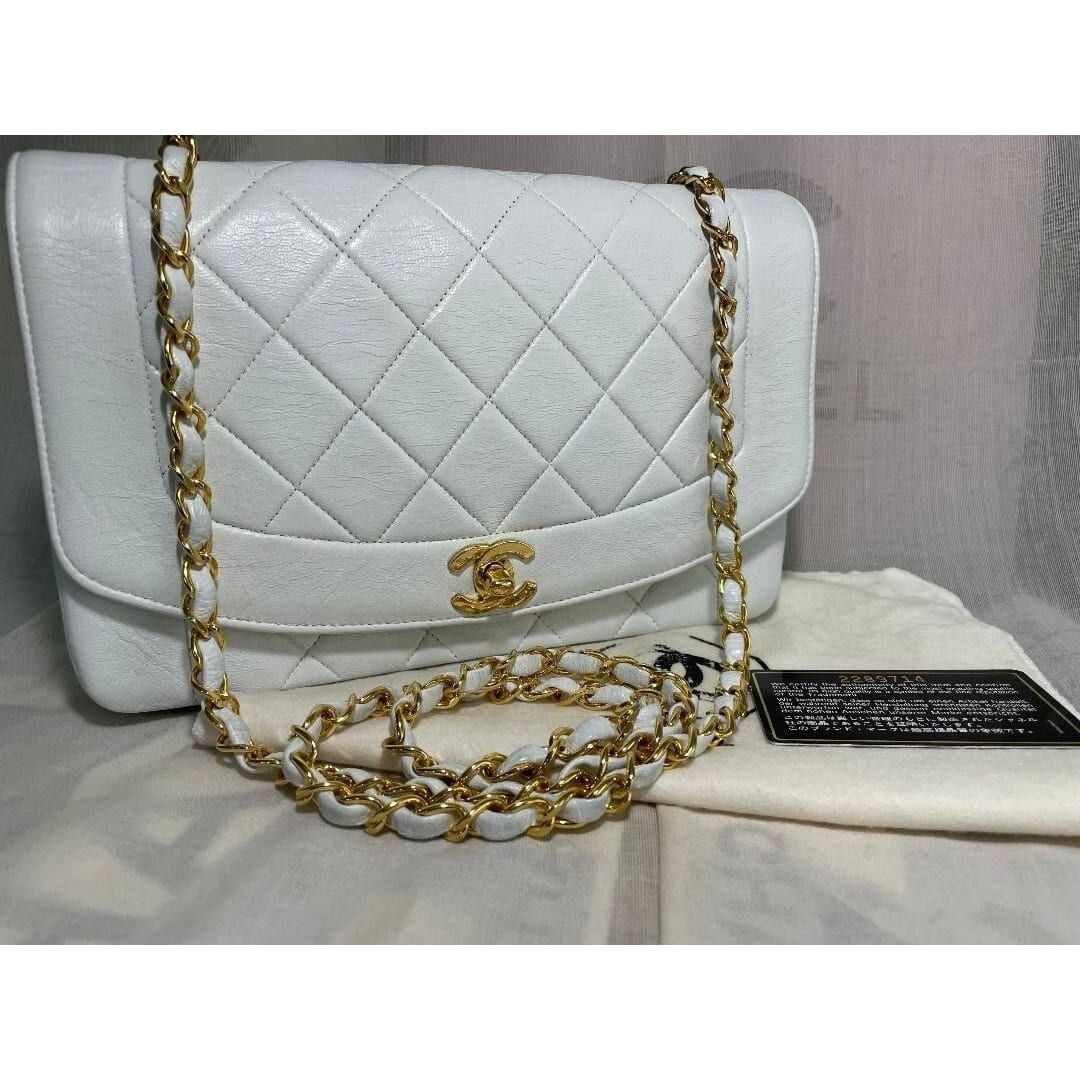 Chanel Chanel Diana Medium Single Flap Quilted Quilted Lambskin Bag White