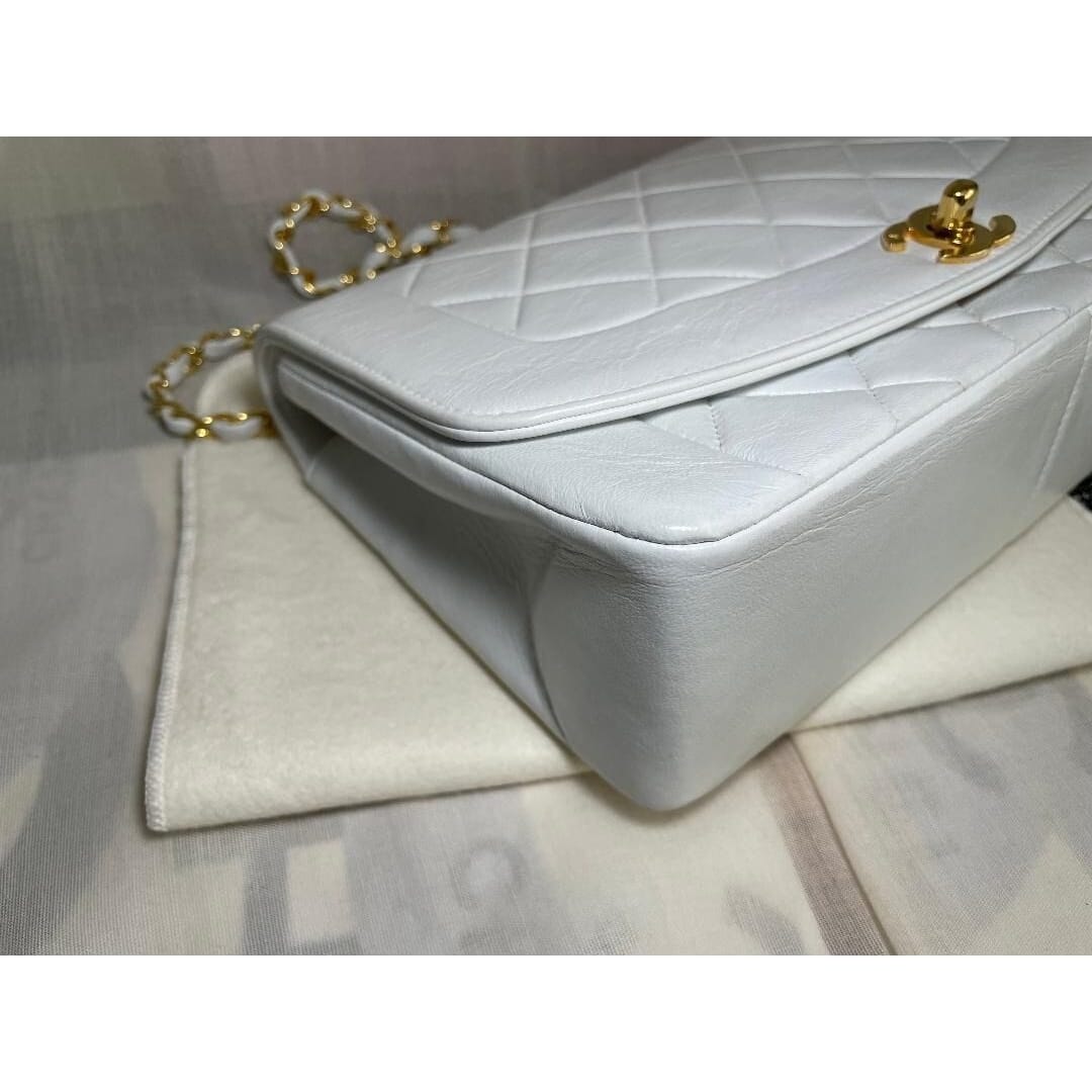 Chanel Chanel Diana Medium Single Flap Quilted Quilted Lambskin Bag White