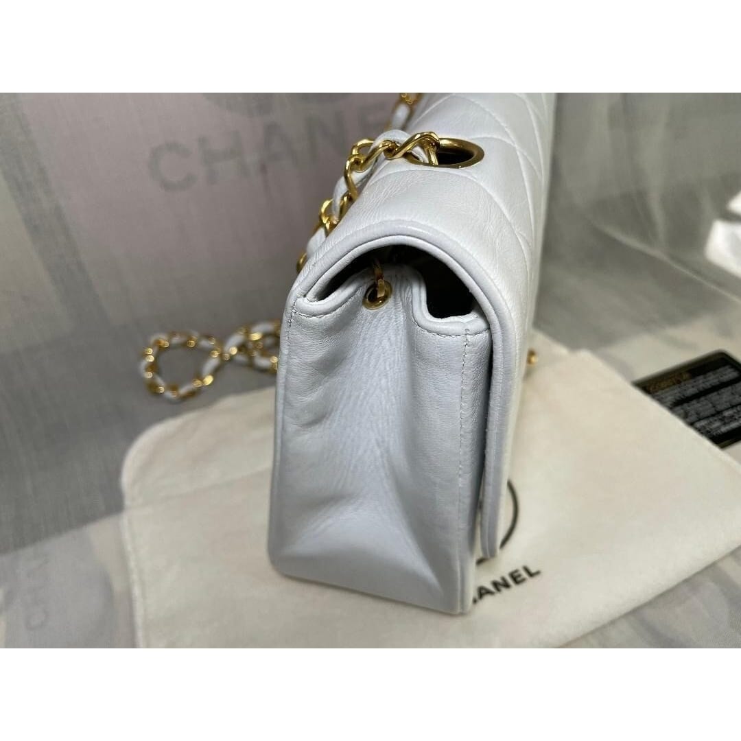 Chanel Chanel Diana Medium Single Flap Quilted Quilted Lambskin Bag White