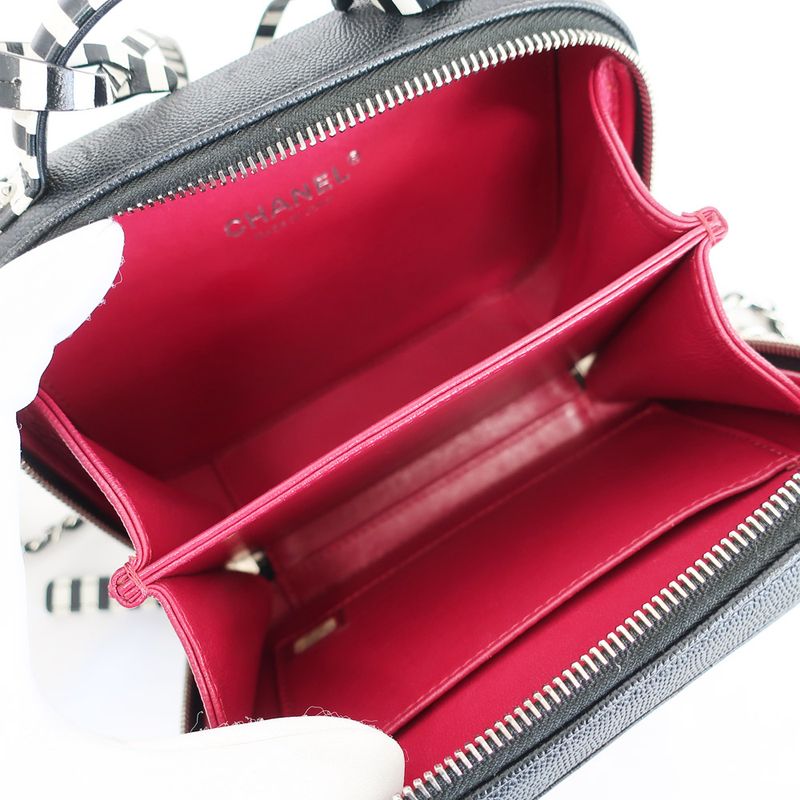 Chanel Chanel CC Filigree-chain Shoulder Bag White Black Quilted