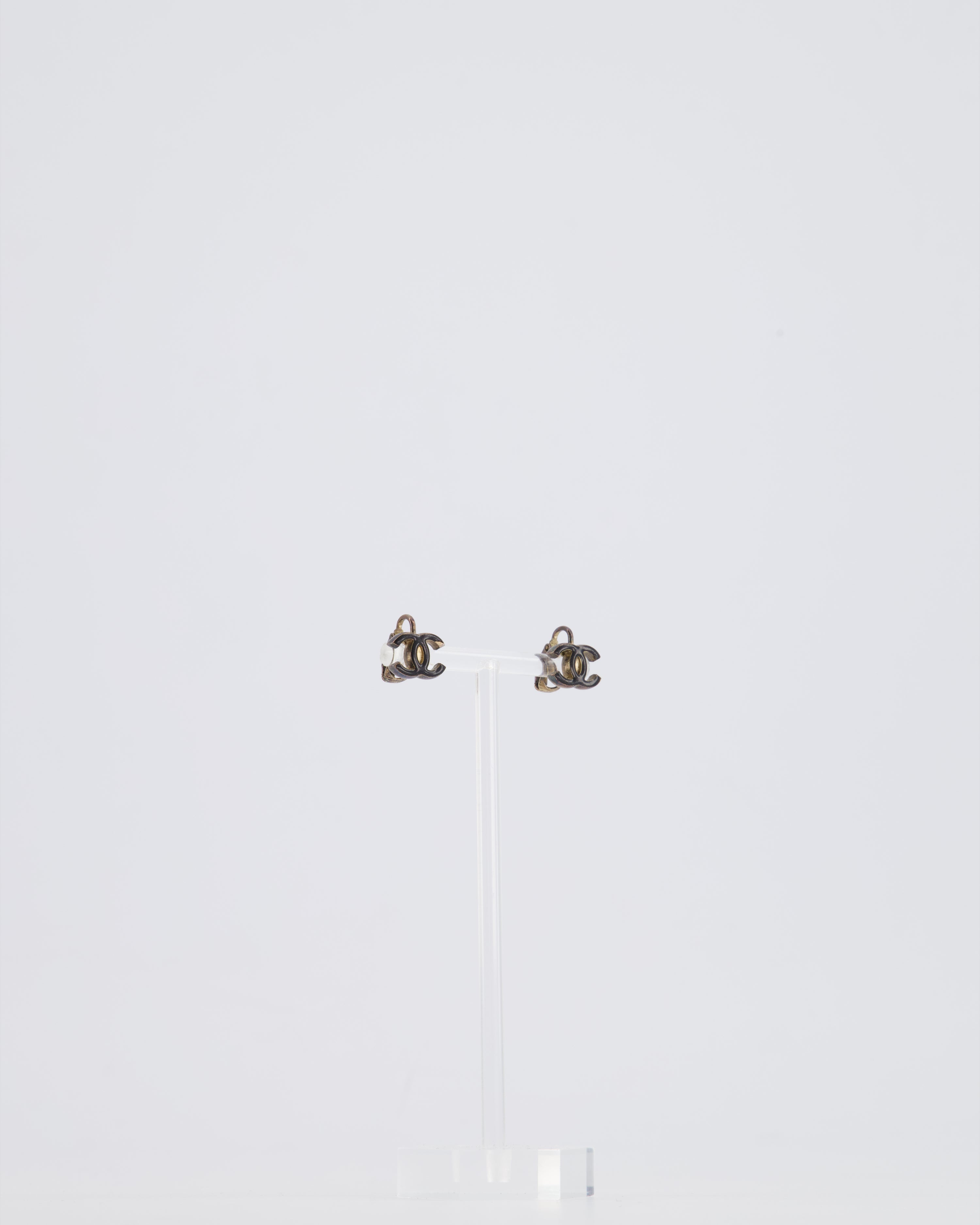 *HOT* Chanel Ruthenium and Black Enamel CC Logo Earrings