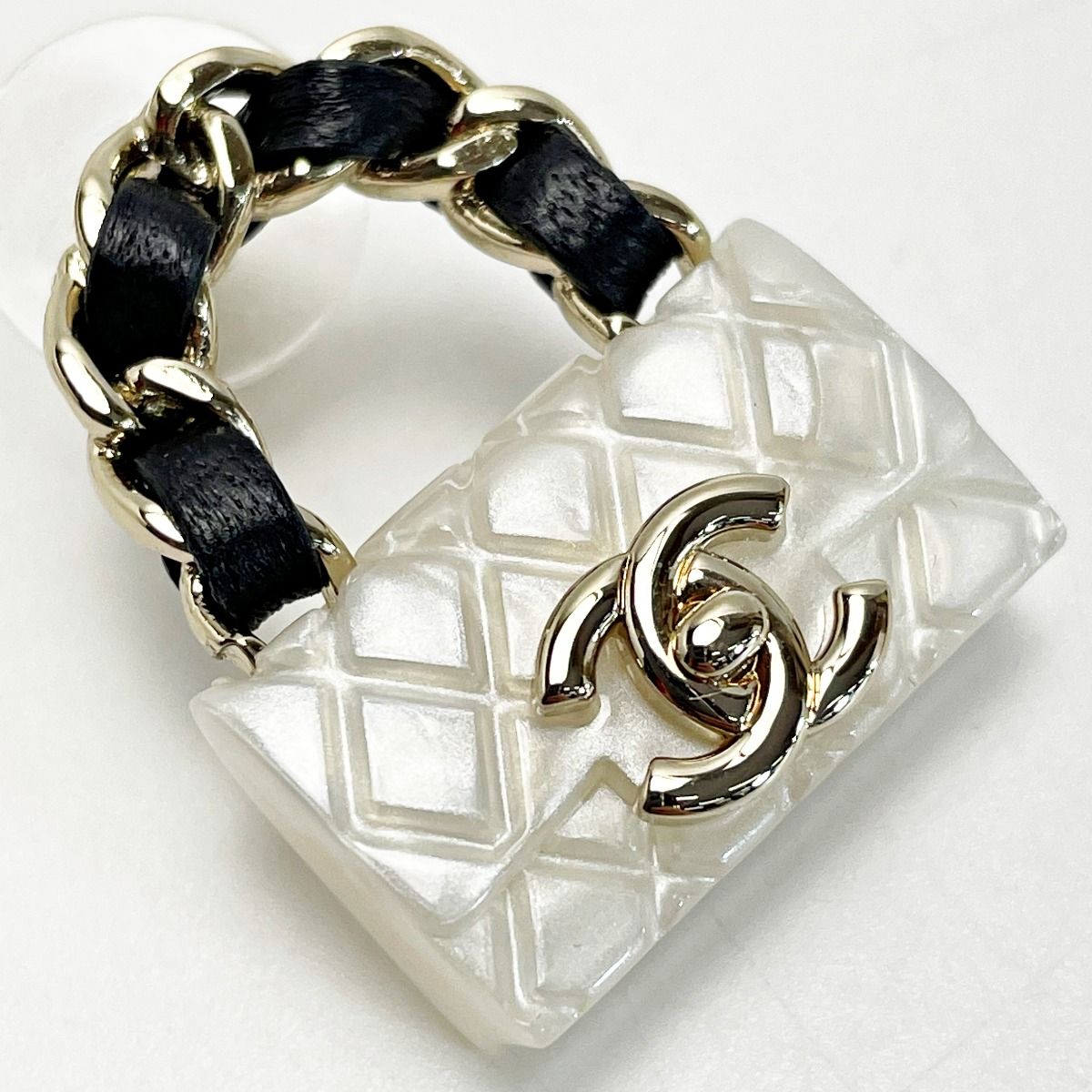 Chanel Chanel B23 C Gold White Bag Motif Quilted