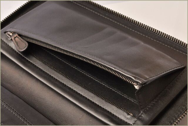 Bottega Veneta Long Wallet Travel Case Round Zipper Closure