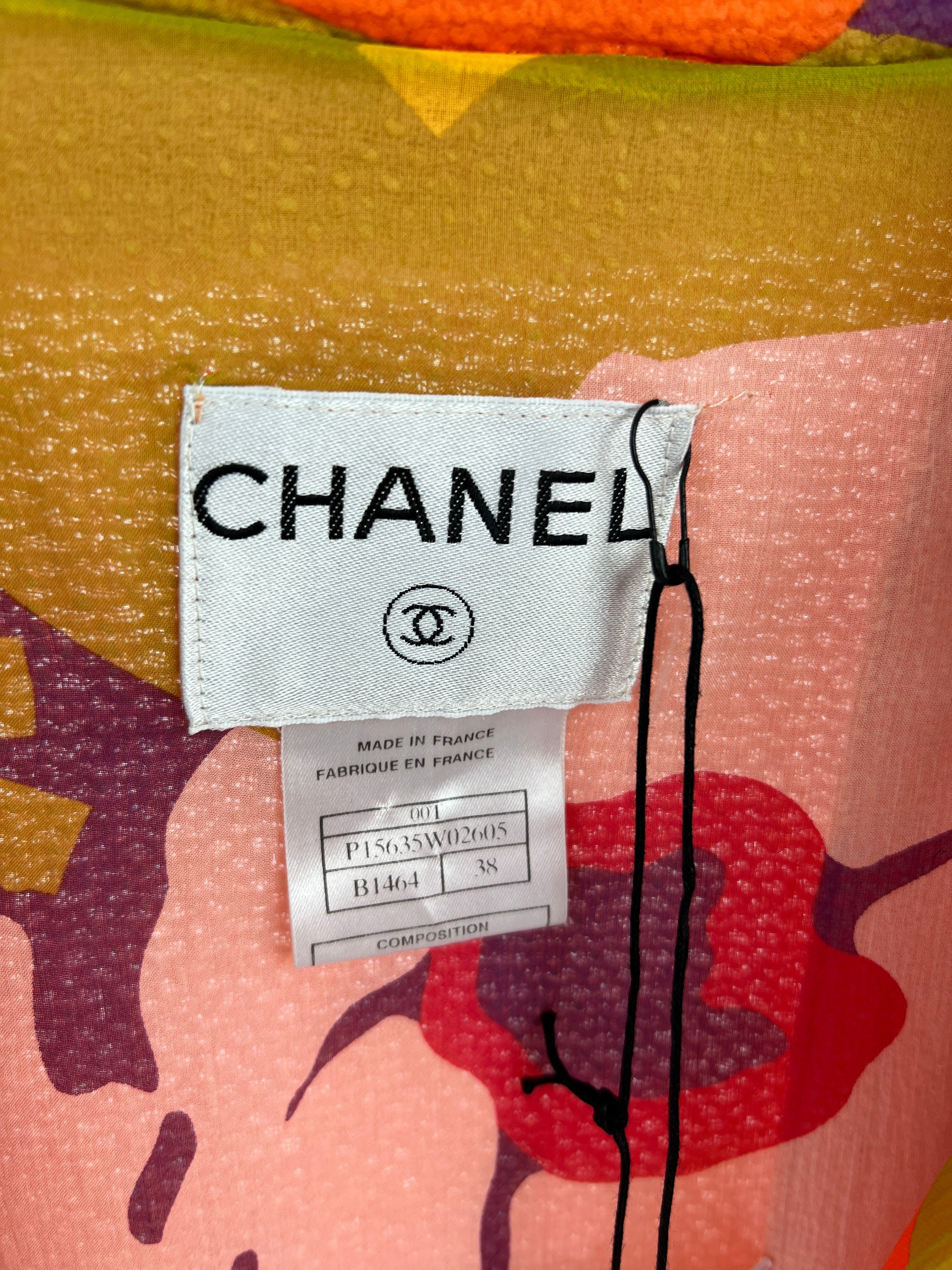 *FIRE PRICE* Chanel Peach Three Piece Set with Multicoloured Silk Trim and Shoulder Pad Detailing FR 38 (UK 10)