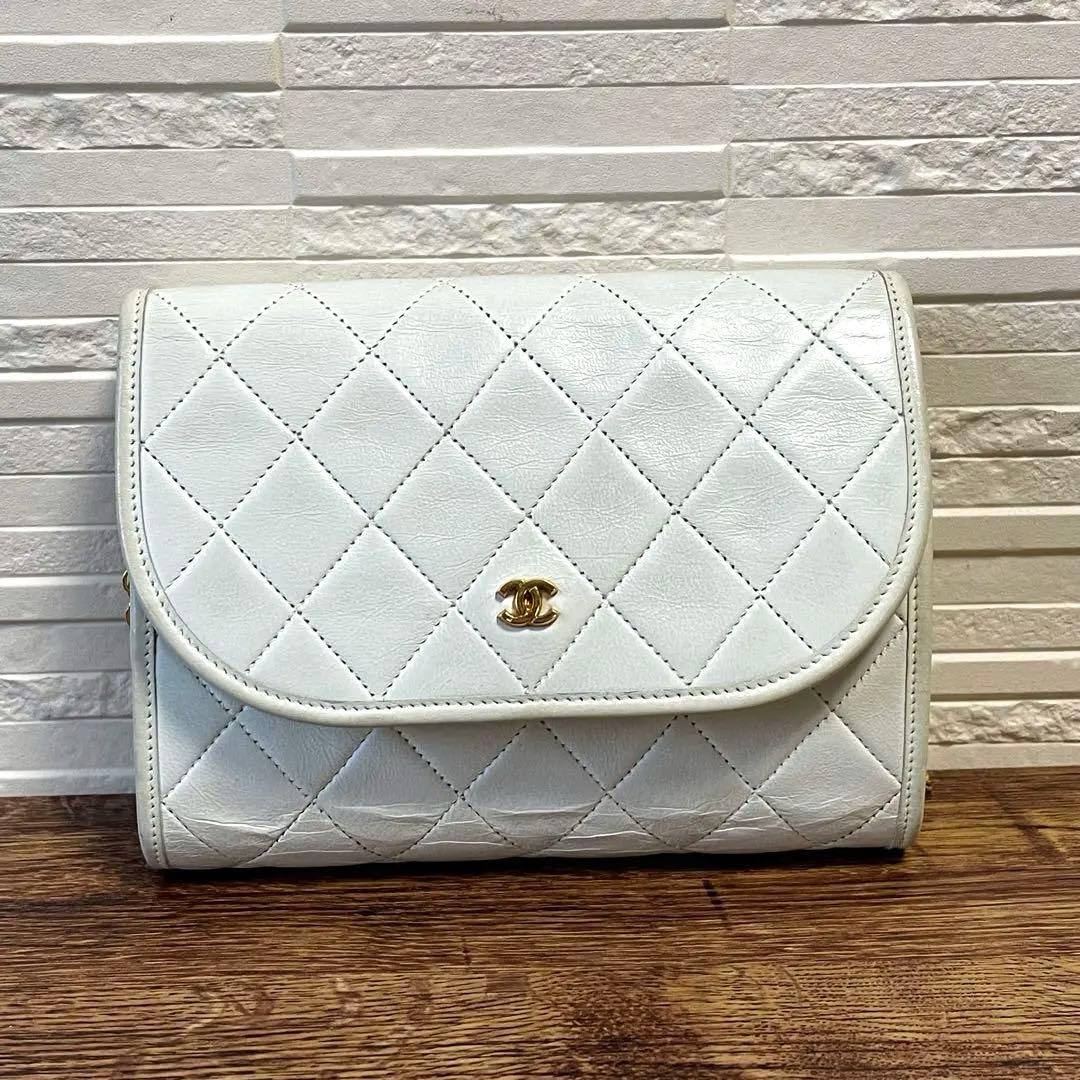 Chanel Chanel Mini Quilted Lambskin Chain Shoulder Bag White